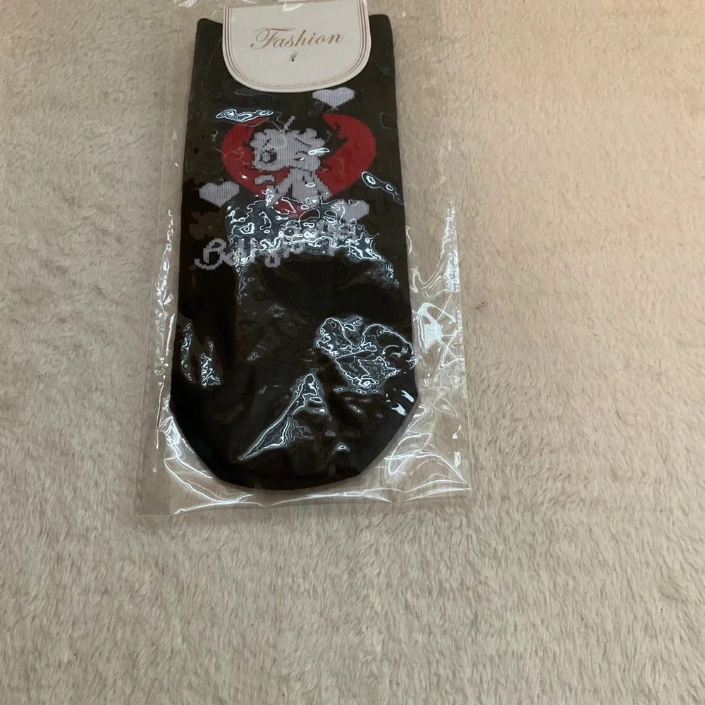 Fashion Black Hosiery Socks with Red Heart Graphic